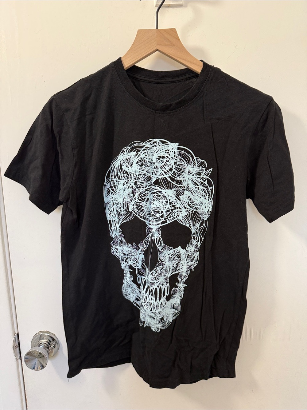 Black Graphic Skull T-Shirt - Light Blue Print